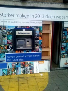 Beschadigde pinautomaat, ramkraak