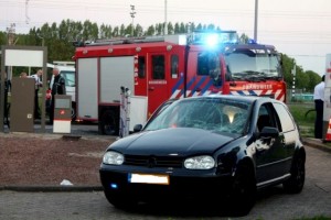 Auto implodeert bij tankstation Beverwaard