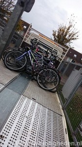 Fiets wordt afgevoerd door Stadsbeheer