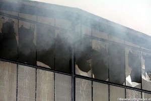 Brand in oude loods van Verolme 