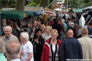 Drukte op Paardenmarkt in Oud IJsselmonde