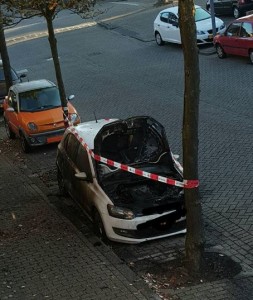 Autobrand aan de Cannenburchstraat