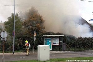 Tuinhuis in brand, Beverwaardseweg 