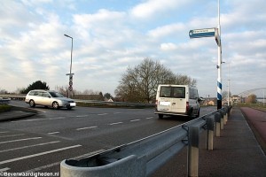 T splitsing Oostdijk met Beverwaardseweg 